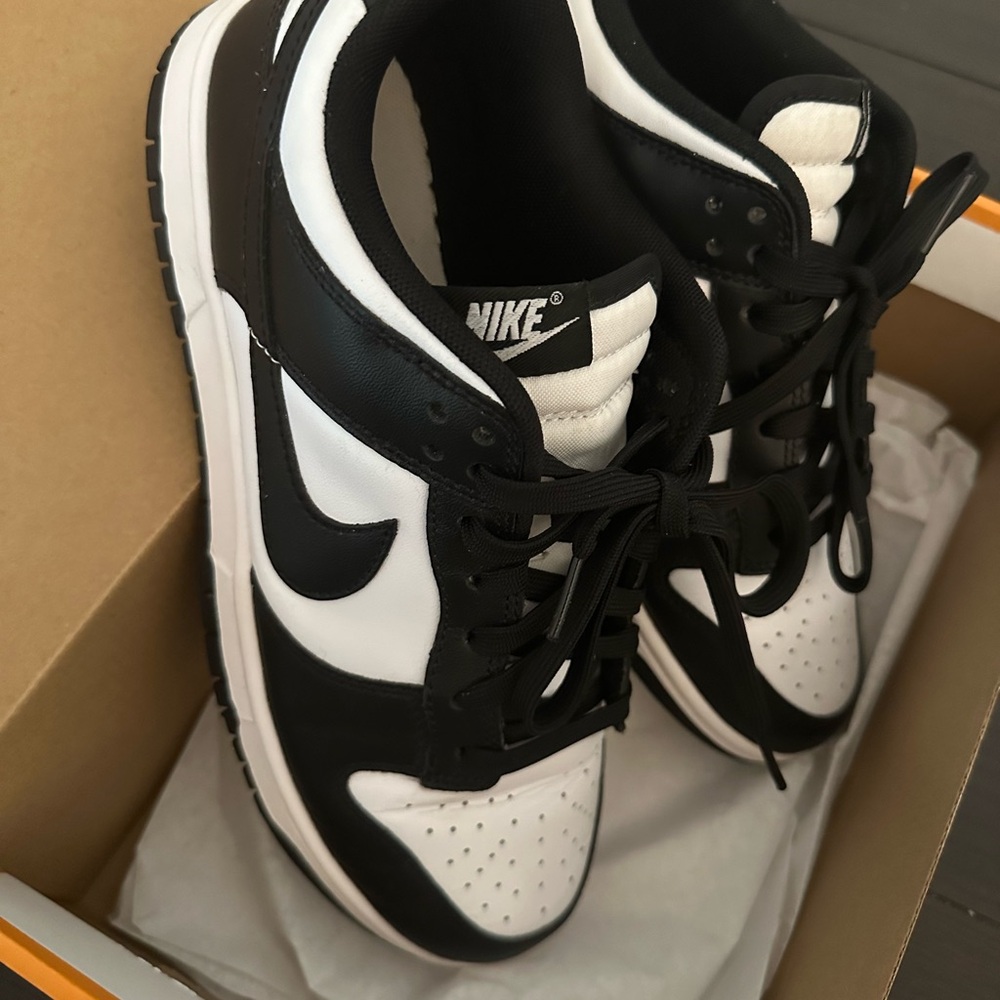 NIKE PANDA BLACK AND WHITE SNEAKERS SZ 9.5